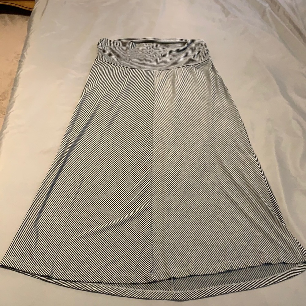 Motherhood Maternity skirt
